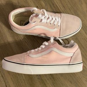 Pink VANS Of The Wall  Size Us- 7.0Wonen and 5.5Men pink and part suede.